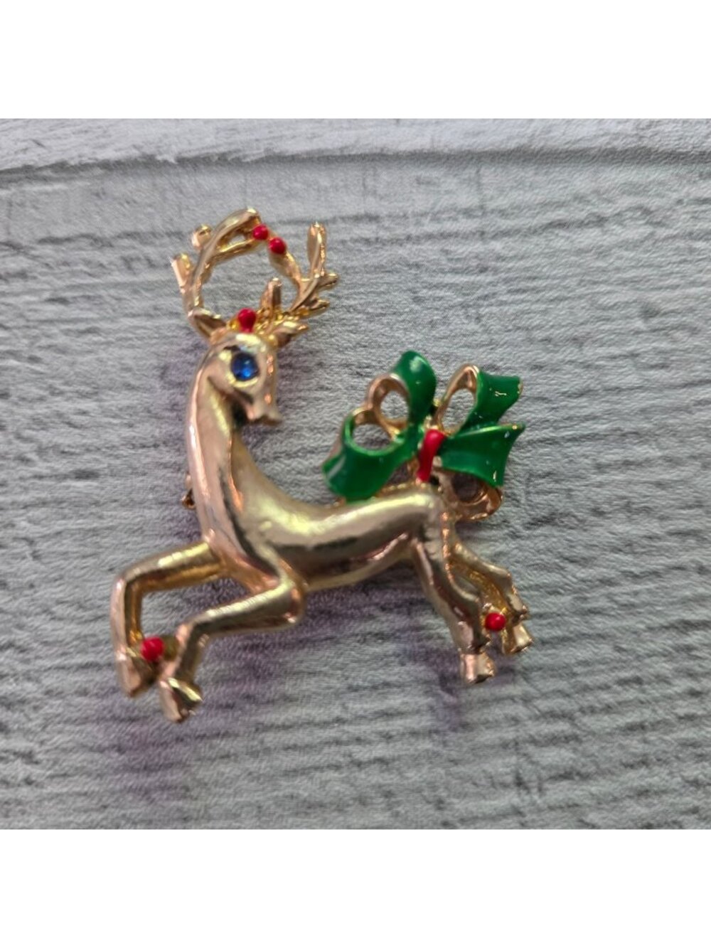 Gerrys Reindeer Pin Rhinestone Eye Vintage Christmas Brooch Ornament